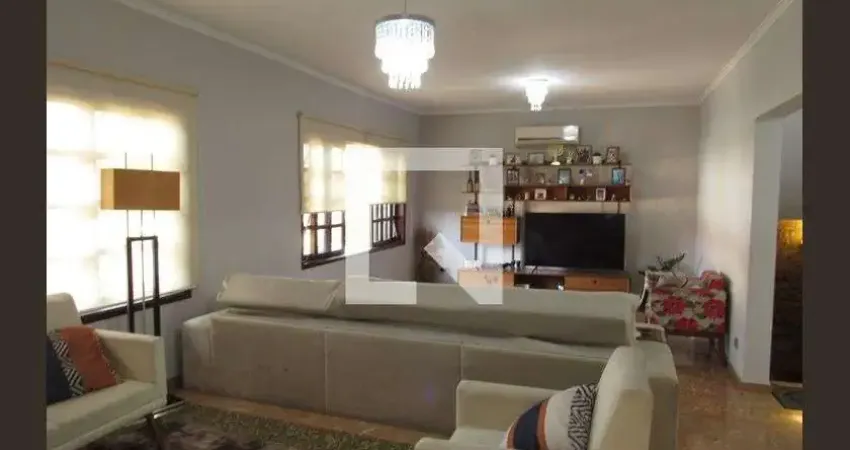 Casa com 3 quartos para alugar na Rua Avedis Kamalakian, Bussocaba, Osasco