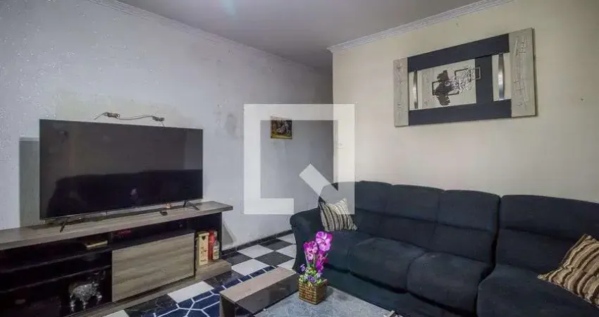 Casa com 4 quartos para alugar na Rua João Pekny, Biritiba, Poá