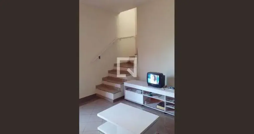 Casa com 3 quartos para alugar na Rua José Vivaldo Antoniaze, Helena Maria, Osasco