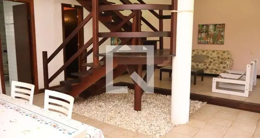 Casa com 4 quartos para alugar na Rua Flamengo, Itapuã, Salvador