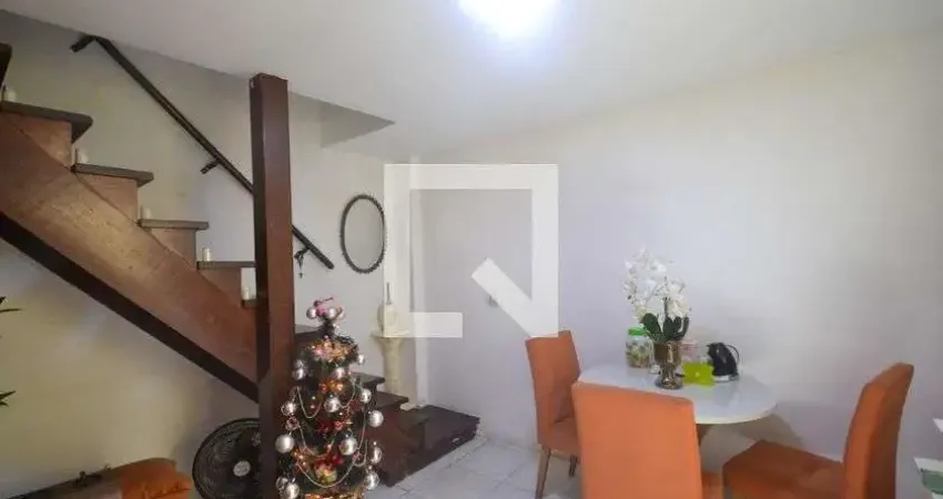 Casa com 2 quartos para alugar na Rua Augusto de Araújo, Prata, Nova Iguaçu