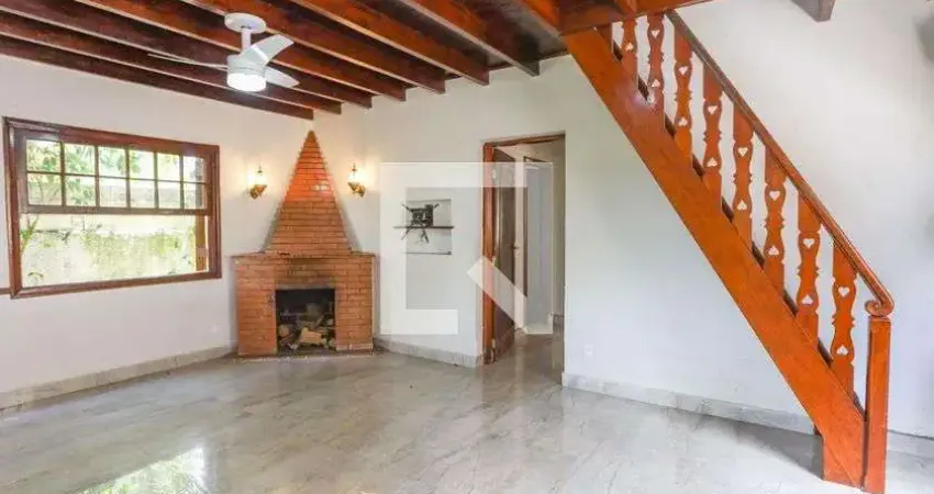 Casa com 3 quartos para alugar na Estrada Pedreira Alvarenga, Serraria, Diadema