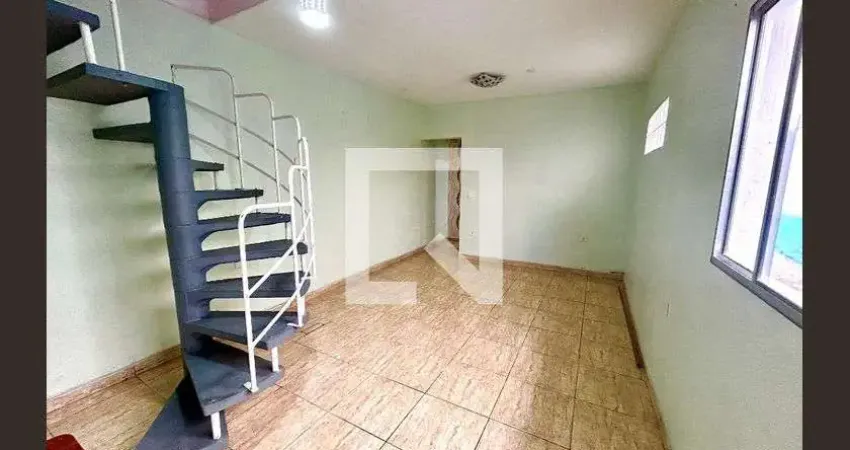 Casa com 2 quartos para alugar na Rua Ipiobuna, Cumbica, Guarulhos