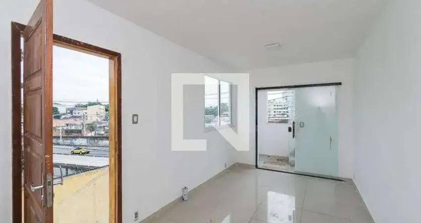 Casa com 3 quartos para alugar na Rua Ibiapina, Olaria, Rio de Janeiro