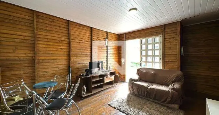 Casa com 2 quartos para alugar na Rua Primeiro Ministro Brochado Da Rocha, Pilarzinho, Curitiba