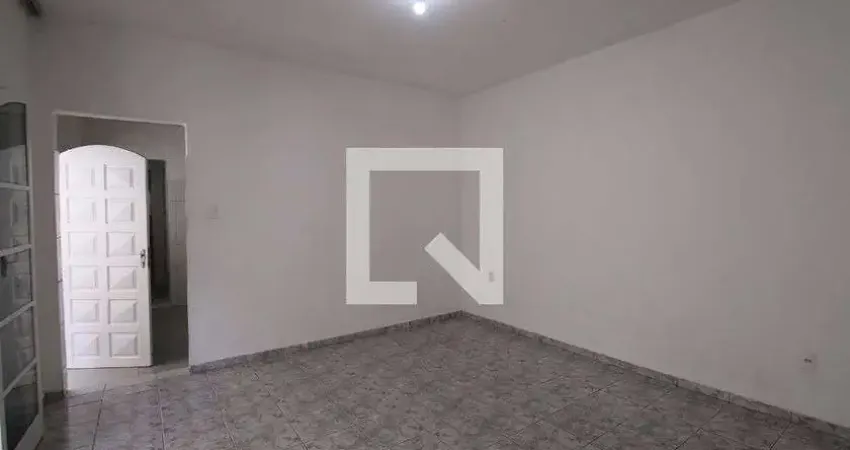 Casa com 2 quartos para alugar na Rua Jequitinhonha, Campestre, Santo André