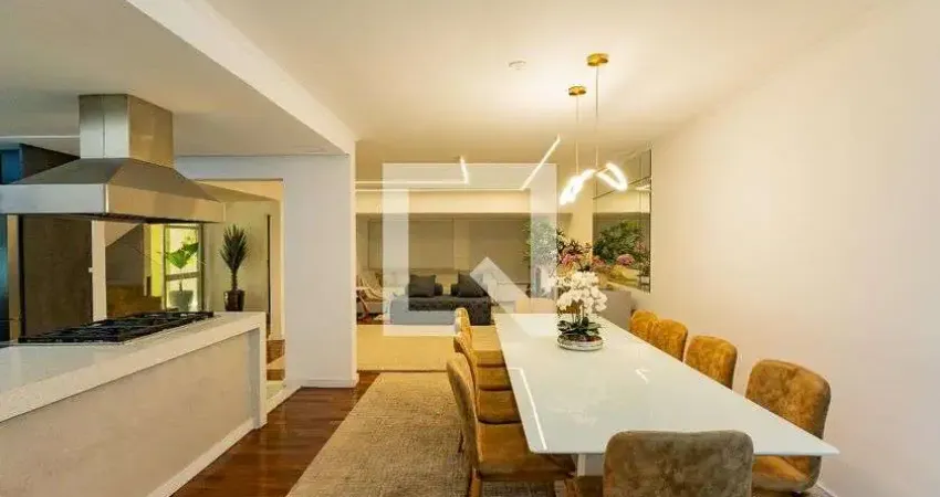 Casa com 3 quartos para alugar na Rua Laplace, Campo Belo, São Paulo