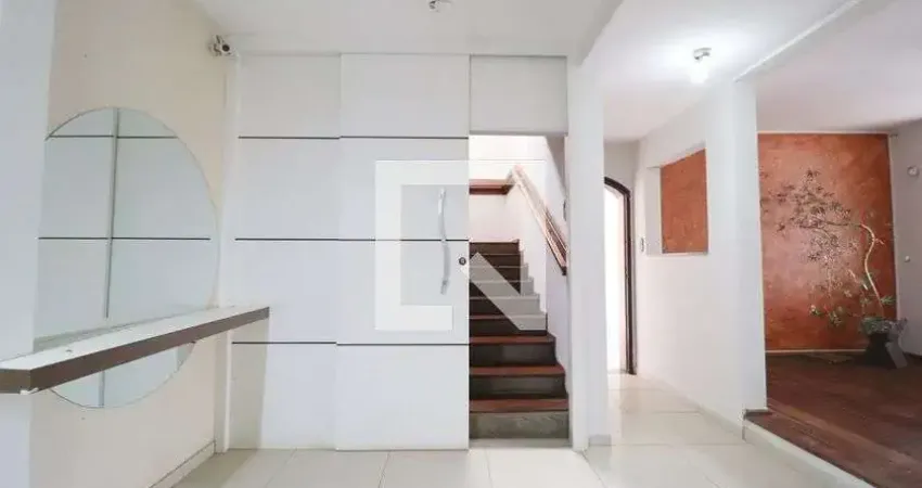 Casa com 7 quartos para alugar na Rua Santos Dumont, Lidice, Uberlândia