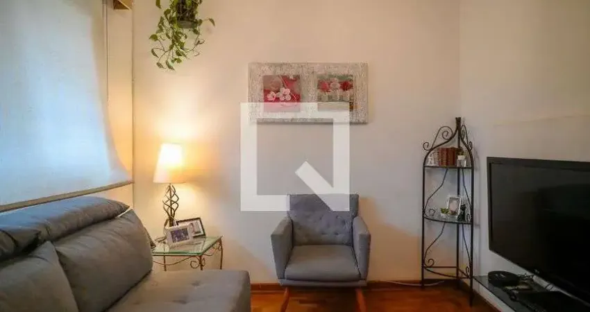 Casa com 2 quartos para alugar na Rua Heitor Peixoto, Aclimação, São Paulo