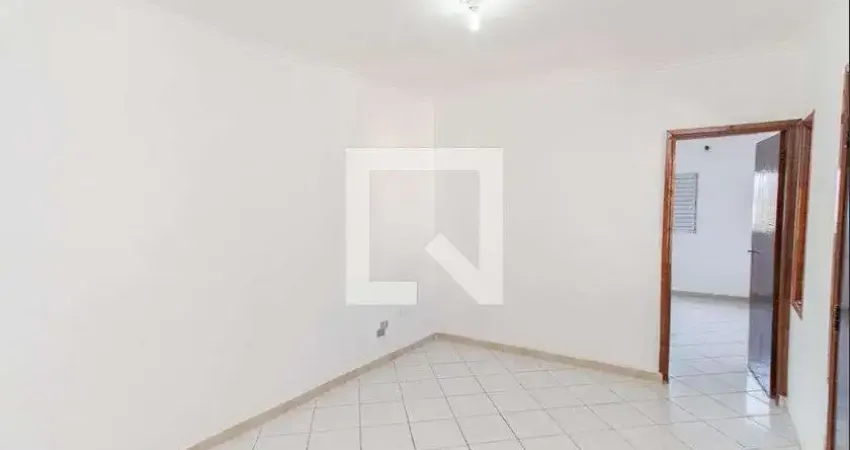 Casa com 3 quartos para alugar na Rua Geolândia, Vila Sabrina, São Paulo
