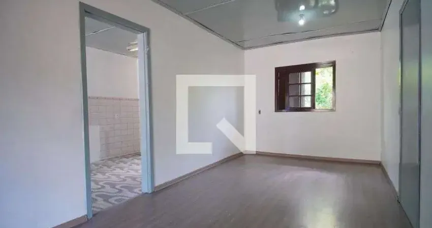 Casa com 2 quartos para alugar na Rua Líbia, Rincão, Novo Hamburgo
