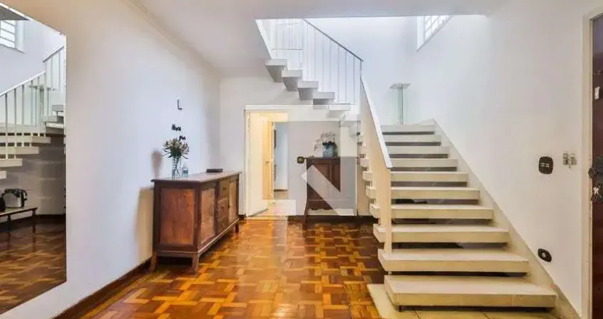 Casa com 3 quartos para alugar na Rua Tucambira, Pinheiros, São Paulo