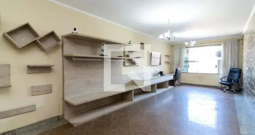 Casa com 3 quartos para alugar na Rua Ronaldo de Carvalho, Água Fria, São Paulo