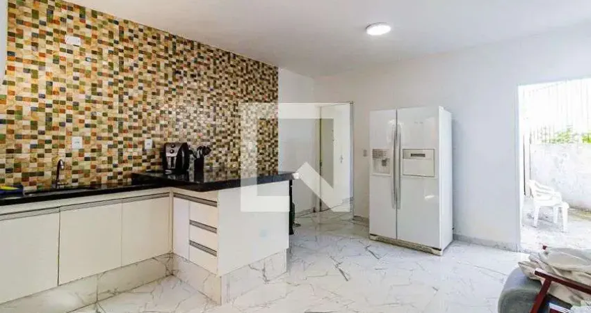 Casa com 1 quarto para alugar na Rua Araicás, Jaguaré, São Paulo