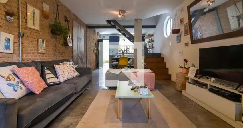 Casa com 2 quartos para alugar na Avenida Aratãs, Moema, São Paulo