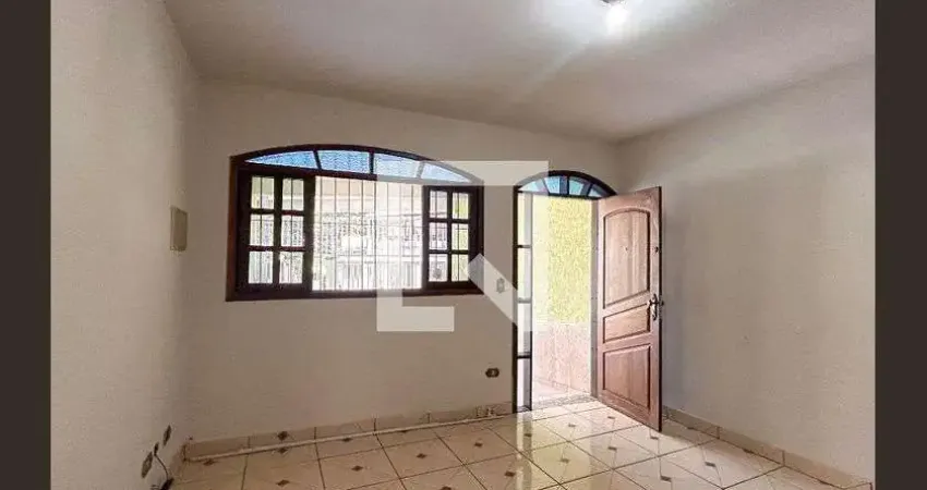 Casa com 2 quartos para alugar na Rua Sebastião de Pina, Jaraguá, São Paulo