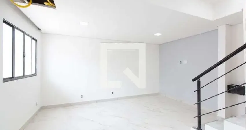 Casa com 2 quartos para alugar na Rua Emídio Campanella, Itaquera, São Paulo