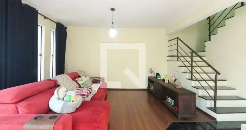 Casa com 4 quartos para alugar na Rua Caxambu, Vila Carrão, São Paulo