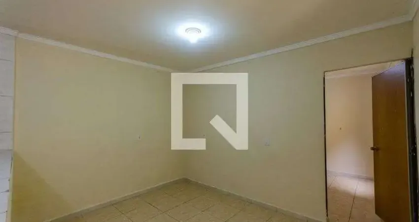 Casa com 2 quartos para alugar na Avenida Elísio Teixeira Leite, Pirituba, São Paulo