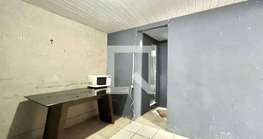 Casa com 2 quartos para alugar na Rua Caramuru, Saúde, São Paulo