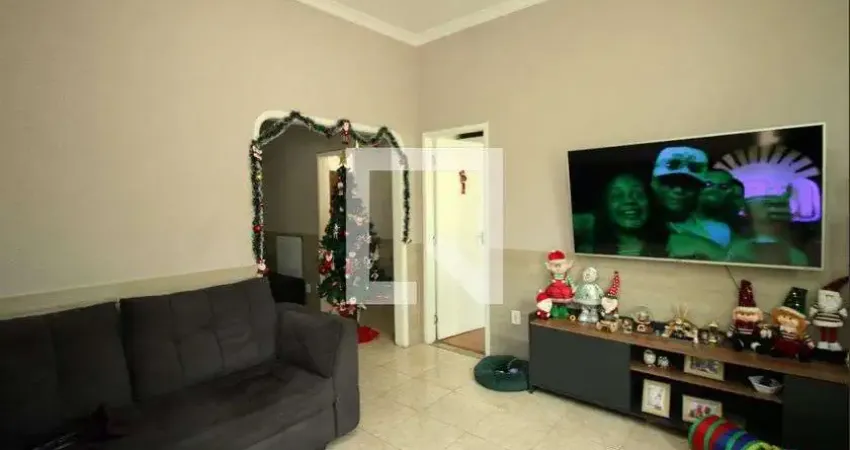 Casa com 3 quartos para alugar na Rua Evangelina, Olaria, Rio de Janeiro