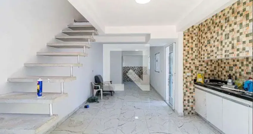 Casa com 2 quartos para alugar na Rua Araicás, Jaguaré, São Paulo