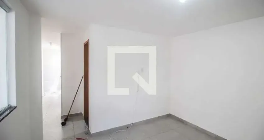 Casa com 2 quartos para alugar na Rua Paulo Macedo, Edson Passos, Mesquita