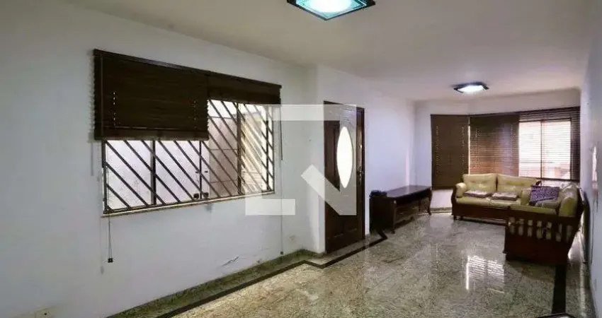 Casa com 3 quartos para alugar na Rua do Oratório, Mooca, São Paulo