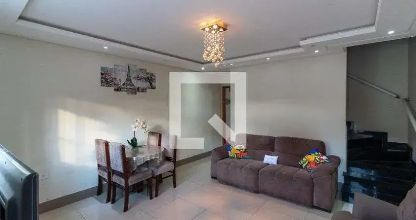 Casa com 2 quartos para alugar na Rua Juari, Campo Grande, São Paulo