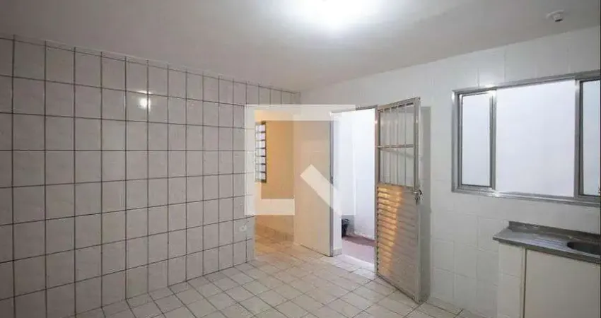 Casa com 2 quartos para alugar na Rua Alonso Peres, Vila Sabrina, São Paulo