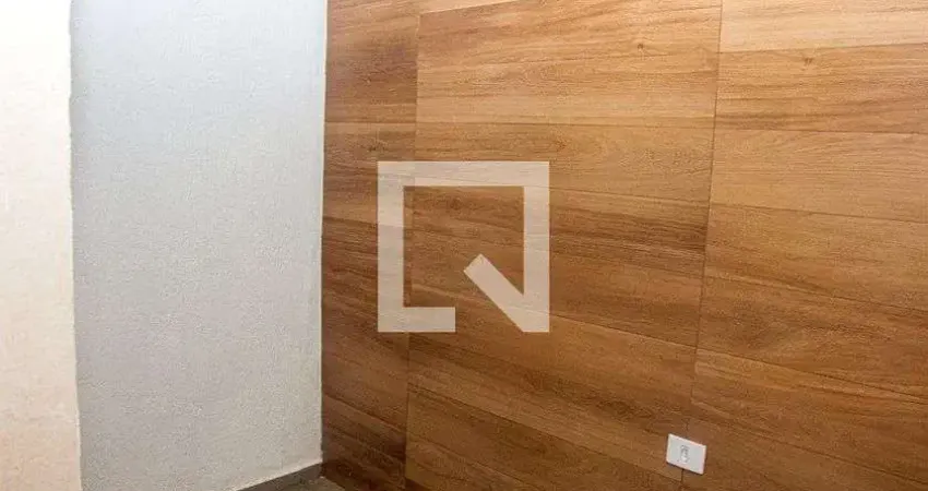 Casa com 1 quarto para alugar na Rua Miguel Rodrigues Betim, Vila Marari, São Paulo