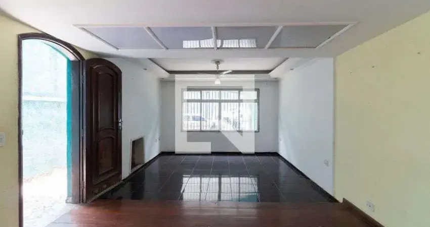 Casa com 3 quartos para alugar na Rua São Fidélis, Jaguaré, São Paulo