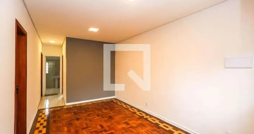 Casa com 2 quartos para alugar na Rua Castro Alves, Aclimação, São Paulo