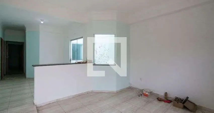 Casa com 3 quartos para alugar na Rua do Radialista, Planalto, Uberlândia