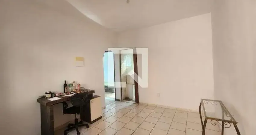 Casa com 3 quartos para alugar na Avenida Cardeal da Silva, Federação, Salvador