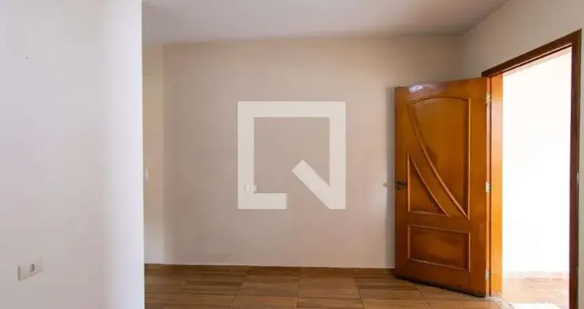 Casa com 2 quartos para alugar na Rua Violeta Saad, Jardim Ísis, Cotia