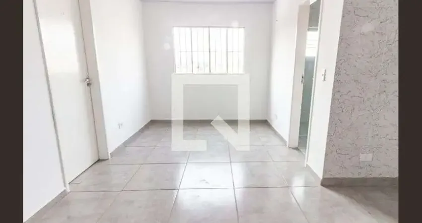 Casa com 2 quartos para alugar na Rua Madrid, Mooca, São Paulo