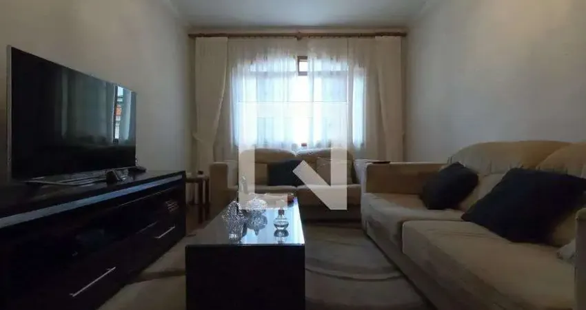 Casa com 4 quartos para alugar na Rua Abraham Bertie Levi, Vila Sônia, São Paulo