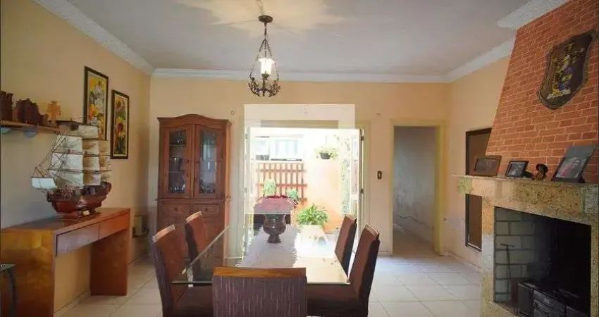 Casa com 2 quartos para alugar na Avenida Henrique Bier, Campina, São Leopoldo