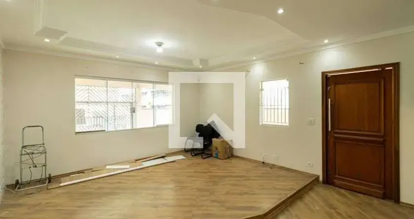 Casa com 3 quartos para alugar na Rua Uicó, Vila Ré, São Paulo