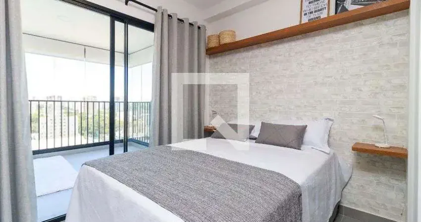 Kitnet / Stúdio para alugar na Rua São Benedito, Santo Amaro, São Paulo