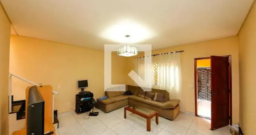 Casa com 2 quartos para alugar na Avenida Francisco Vieira Bueno, Sapopemba, São Paulo