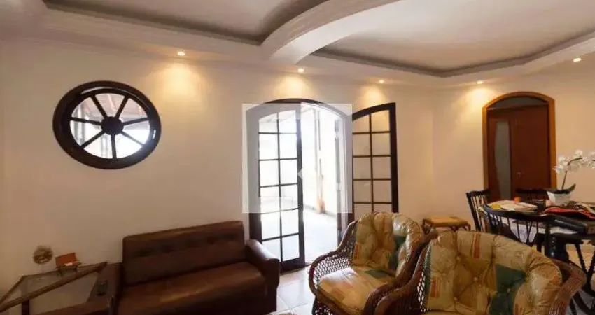 Casa com 3 quartos para alugar na Rua José Adorno, Cangaíba, São Paulo