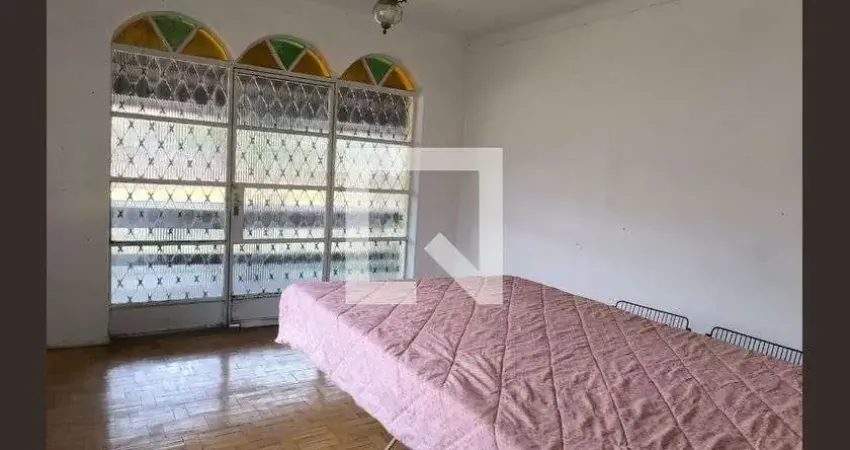 Casa com 3 quartos para alugar na Rua Macaé, Graça, Belo Horizonte