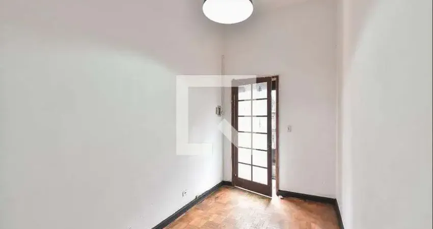 Casa com 2 quartos para alugar na Rua Olga Abujamra, Vila Mariana, São Paulo