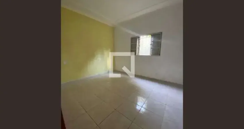 Casa com 3 quartos para alugar na Rua Alcides Diniz Moreira, Colonial, Contagem