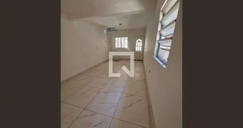 Casa com 3 quartos para alugar na Rua Clóvis Monteiro Carvalho Júnior, Jardim Tietê, São Paulo
