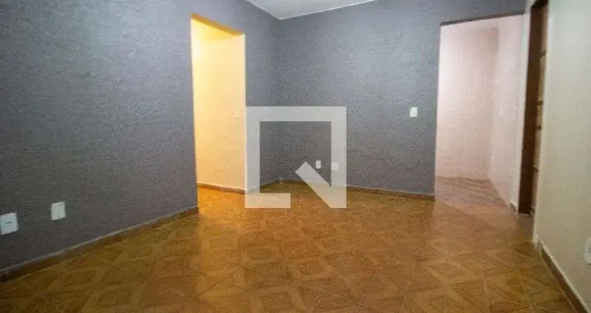 Casa com 3 quartos para alugar na Quadra QNM 26 Conjunto E, Ceilândia, Brasília