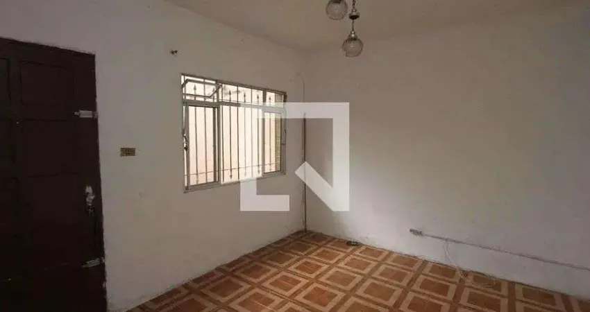 Casa com 2 quartos para alugar na Rua José Domingues de Pontes, Vila Alzira, São Paulo