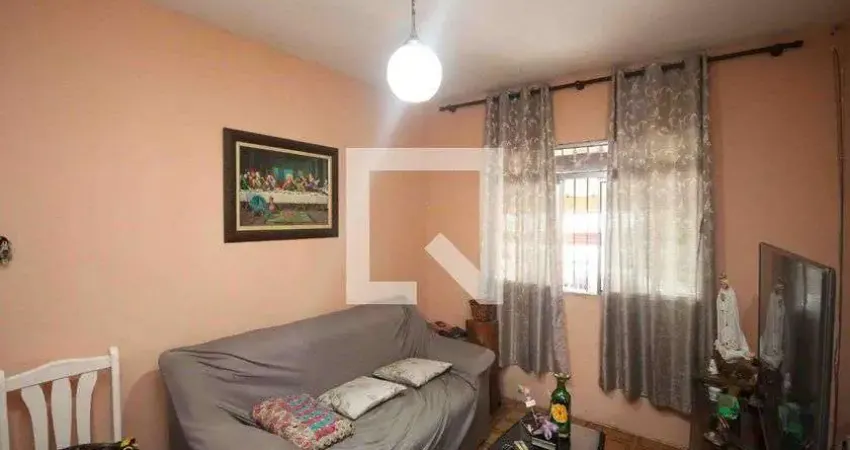 Casa com 2 quartos para alugar na Rua José Domingues de Pontes, Vila Alzira, São Paulo
